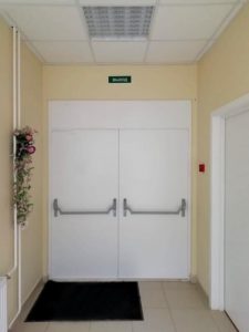 Противопожарная дверь для эвакуационных выходов / серия FRM33377 Противопожарная дверь для эвакуационных выходов / серия FRM33377